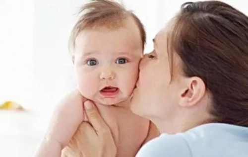 婴幼儿吃奶粉上火的3问与3答 婴幼儿吃奶粉上火的3问与3答